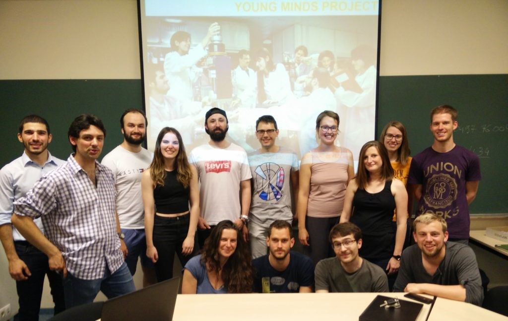 Photo d'ensemble de l'équipe à la création de Young Minds Liège en 2018